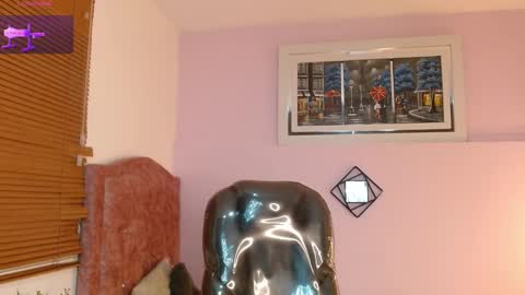 Snapshot of ivy_gail chatting on 02-26-25, 07:09  IVY online show from 02-26-25, 07:09