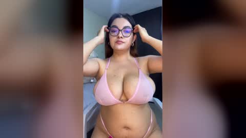 Snapshot of ivy_honey00 chatting on 02-27-26, 12:32 Ivyy online show from 02-27-26, 12:32