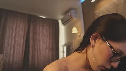 Snapshot of ivy_whyte chatting on 02-14-25, 09:03 Ivy online show from 02-14-25, 09:03