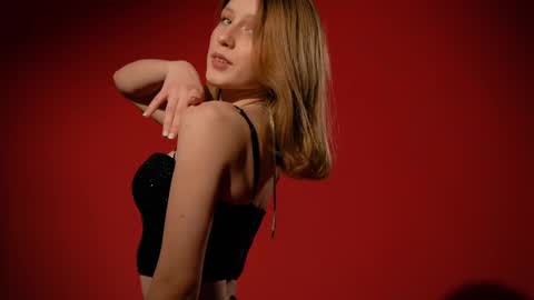 Snapshot of ivy_whyte chatting on 02-21-25, 03:01 Ivy online show from 02-21-25, 03:01