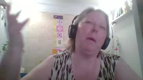 ivyjane3522 online show from 04-21-26, 12:33