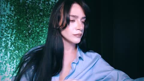 Snapshot of ivyjonson chatting on 02-05-25, 05:20 Miss Ivy online show from 02-05-25, 05:20