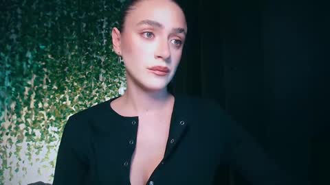 Snapshot of ivyjonson chatting on 02-27-25, 06:53 Miss Ivy online show from 02-27-25, 06:53