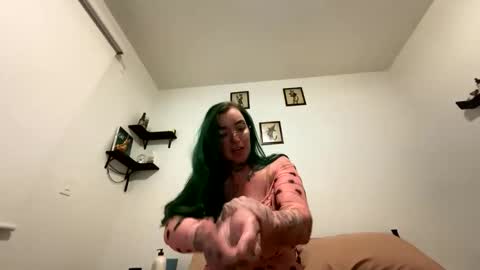 Ivy Riot online show from 10-22-25, 07:08