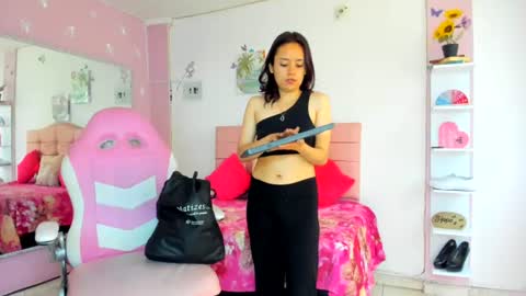 Snapshot of ivyyemerald_ chatting on 07-03-26, 03:29 IVY online show from 07-03-26, 03:29