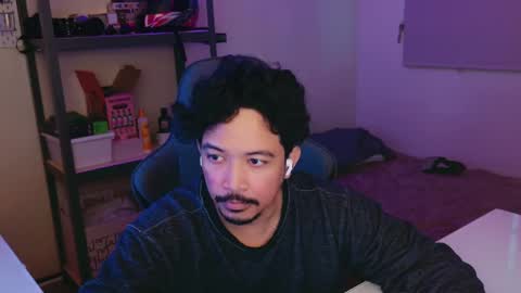 Snapshot of iwasd3nse chatting on 02-20-25, 01:25 iwasd3nse online show from 02-20-25, 01:25