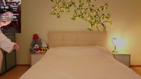 Snapshot of iwi_wi_wi chatting on 05-04-26, 11:23 Daisy online show from 05-04-26, 11:23