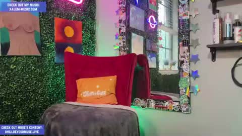 Muse hethey online show from 06-18-26, 11:09