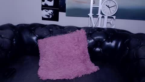 Maxim online show from 02-10-25, 01:14