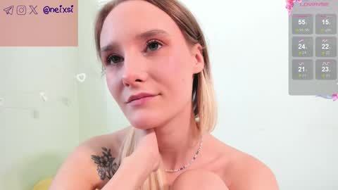 Snapshot of ixsi chatting on 09-21-25, 08:38 Nina online show from 09-21-25, 08:38