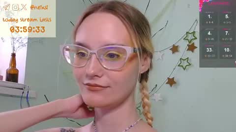 Snapshot of ixsi chatting on 07-25-26, 10:35 Nina online show from 07-25-26, 10:35