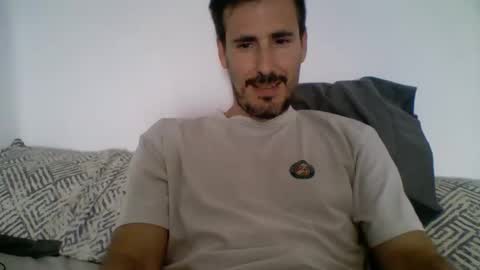 Snapshot of iyoperro chatting on 09-28-25, 02:11 Casandro online show from 09-28-25, 02:11