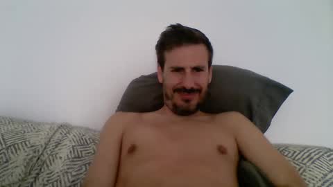 Snapshot of iyoperro chatting on 10-02-25, 09:05 Casandro online show from 10-02-25, 09:05