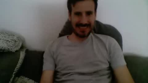 Snapshot of iyoperro chatting on 10-10-25, 10:03 Casandro online show from 10-10-25, 10:03