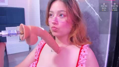 Snapshot of iza_grey chatting on 06-28-26, 12:00 Isa online show from 06-28-26, 12:00