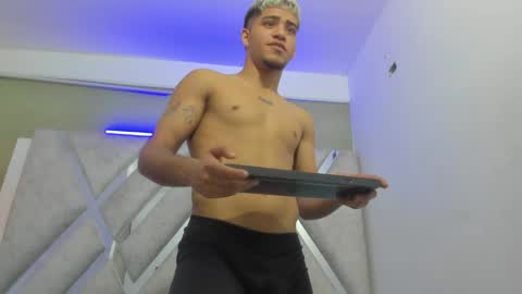 izaack online show from 02-08-25, 06:33