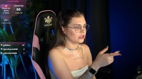 Lina online show from 05-09-26, 02:44