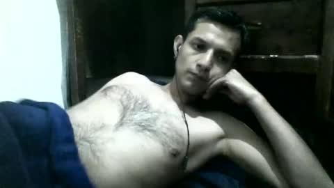 Snapshot of izmaelr chatting on 04-12-26, 07:57 Jonathan online show from 04-12-26, 07:57