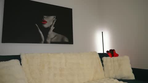 Snapshot of izy_bellee chatting on 02-19-26, 08:16 izy bellee online show from 02-19-26, 08:16