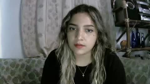 izzy_32 online show from 04-06-26, 07:09