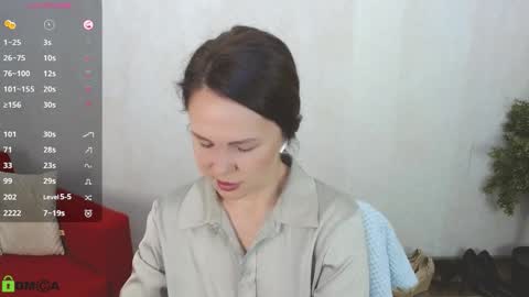 Queen of nylon  Victoria online show from 10-14-25, 06:03