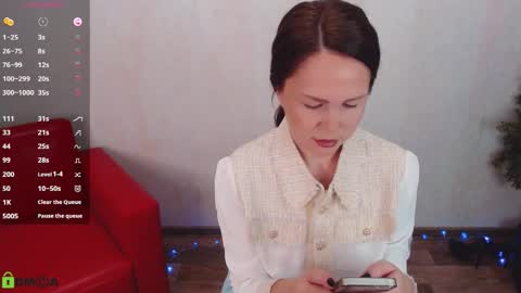 Queen of nylon  Victoria online show from 12-22-25, 05:04