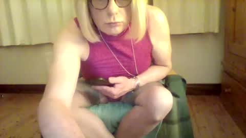 izzy_mchoney online show from 05-15-26, 11:45