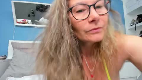 Izzy Mendosa online show from 06-29-26, 04:30
