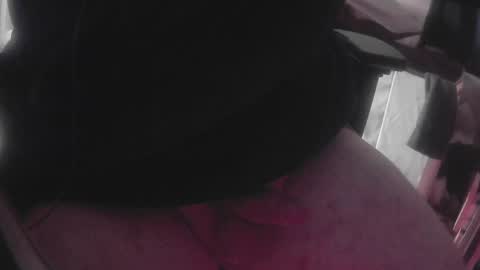 Snapshot of j0lteon_ chatting on 03-26-26, 02:39 Stuart online show from 03-26-26, 02:39