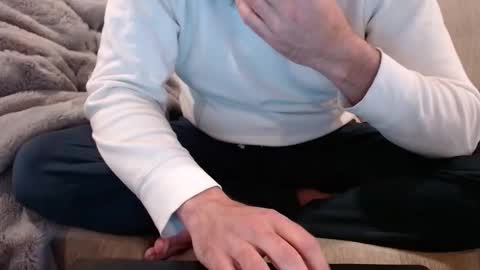 Snapshot of j335129 chatting on 01-19-26, 02:10 James online show from 01-19-26, 02:10