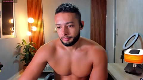 Calix  Independient model Insta and twt Calixsnake online show from 04-25-26, 11:35