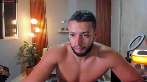 Calix  Independient model Insta and twt Calixsnake online show from 04-30-26, 11:31