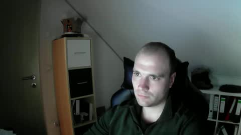 Snapshot of j_german783377 chatting on 12-14-25, 02:11 here4y online show from 12-14-25, 02:11