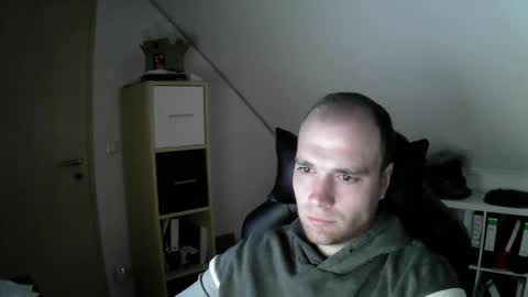 Snapshot of j_german783377 chatting on 12-19-25, 09:38 here4y online show from 12-19-25, 09:38