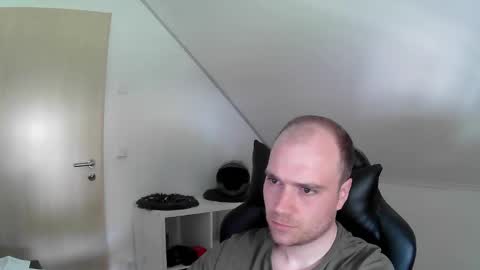 Snapshot of j_german783377 chatting on 04-18-26, 10:52 here4y online show from 04-18-26, 10:52