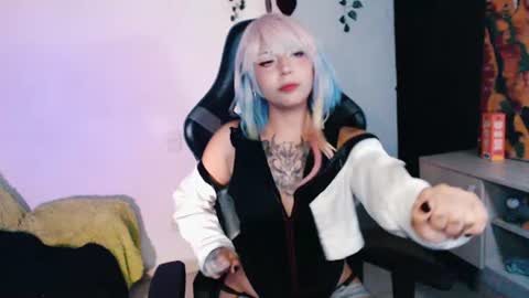 Snapshot of jaadee18 chatting on 06-25-26, 06:07 jade 18 online show from 06-25-26, 06:07