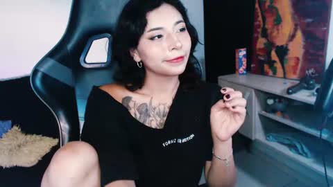 Snapshot of jaadee18 chatting on 06-27-26, 06:18 jade 18 online show from 06-27-26, 06:18