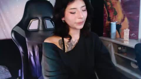 Snapshot of jaadee18 chatting on 07-15-26, 02:17 jade 18 online show from 07-15-26, 02:17
