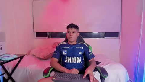 Snapshot of jack_castell chatting on 01-06-26, 12:36 JACK CASTELL online show from 01-06-26, 12:36