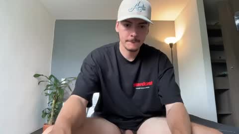 INDEPENDENT MODEL online show from 05-11-26, 02:45