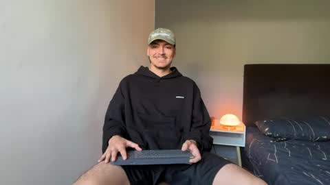 INDEPENDENT MODEL online show from 05-22-26, 12:11