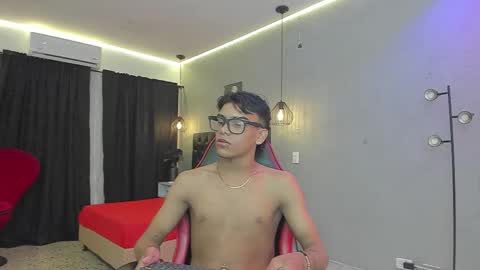 Snapshot of jack_sammy chatting on 12-04-25, 03:05 Jack online show from 12-04-25, 03:05