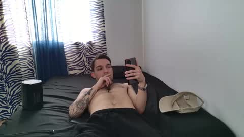 Snapshot of jackdesfeux chatting on 05-11-26, 04:04 Jack online show from 05-11-26, 04:04