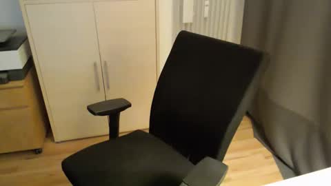 jackdus74 online show from 04-18-26, 07:07