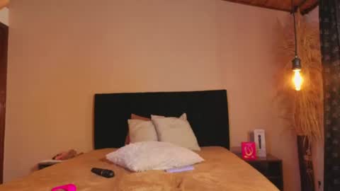 jackiie_ online show from 06-19-26, 01:48