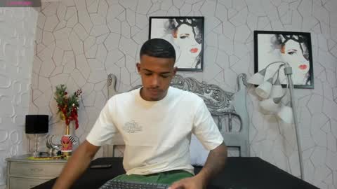 Snapshot of jackmacson chatting on 01-09-25, 12:09 jackmacson online show from 01-09-25, 12:09