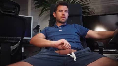 Snapshot of jackoffdude85 chatting on 11-10-25, 12:31 Colten Carter online show from 11-10-25, 12:31