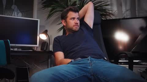 Snapshot of jackoffdude85 chatting on 11-12-25, 04:57 Colten Carter online show from 11-12-25, 04:57