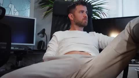 Snapshot of jackoffdude85 chatting on 11-27-25, 08:00 Colten Carter online show from 11-27-25, 08:00