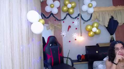 Snapshot of jackson_cr7 chatting on 11-15-25, 04:21 JAKSON online show from 11-15-25, 04:21